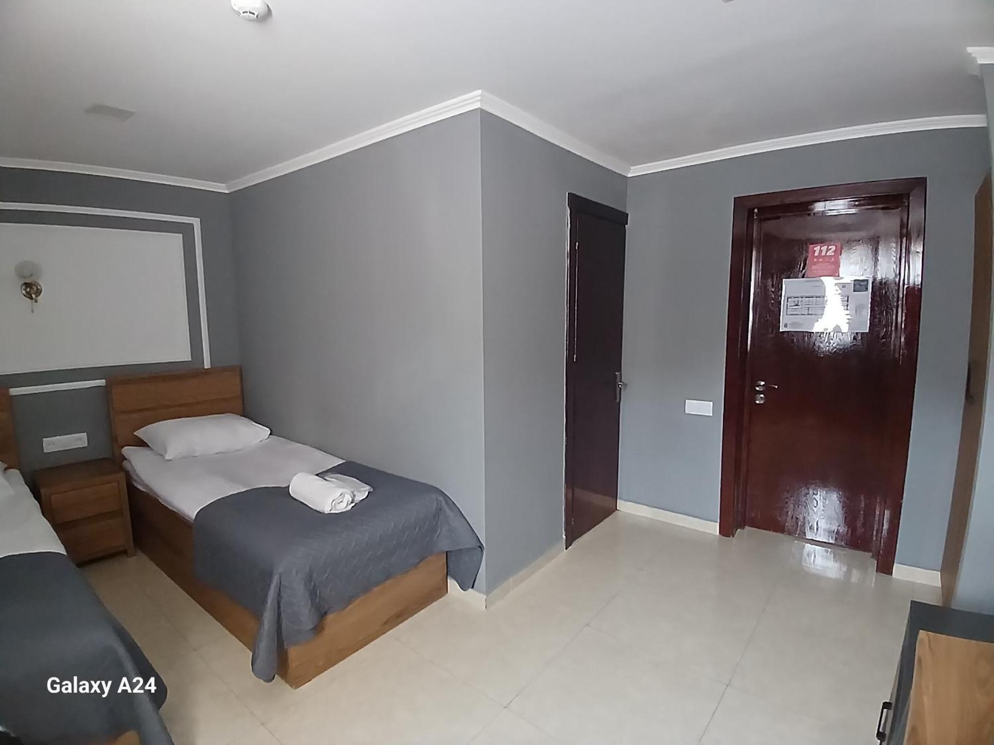 Route Hotel Тбилиси Экстерьер фото